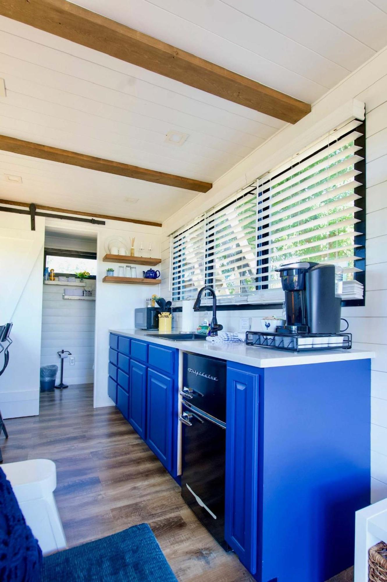 Elegant Container Tiny House Yellow & Blue Waco Exterior photo