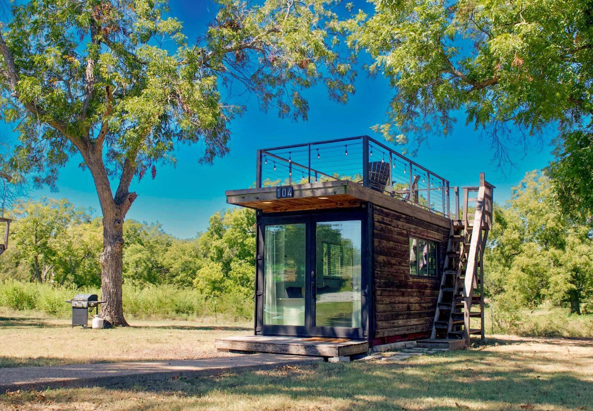 Elegant Container Tiny House Yellow & Blue Waco Exterior photo